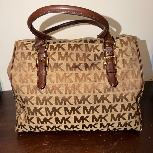 Michael Kors Handbags - Michael Kors Canvas Jet Set Travel tote bag